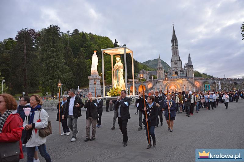 Procesja w Lourdes