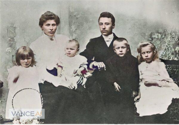 Rodzina Wyszyńskich w 1906 r., Stefan ma wówczas 5 lat