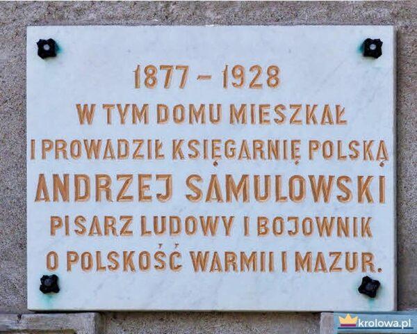 Tablica pamiątkowa na domu