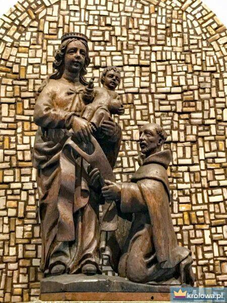 XV-wieczna figura przedstawiająca objawienie Najświętszej Maryi Panny o szkaplerzu