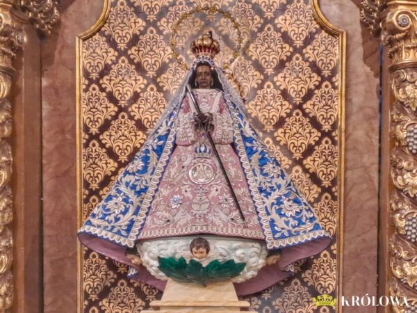 Figura Matki Pokoju i Szczęśliwej Podróży
