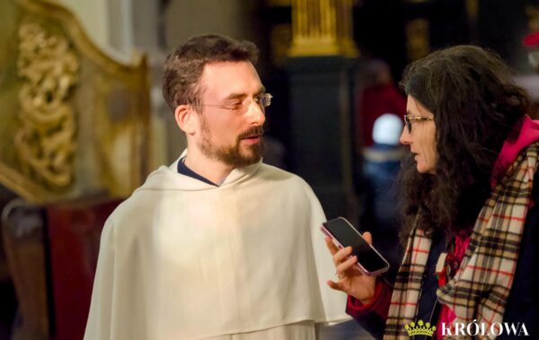 Rozmowa ojcem Rafałem Grońskim w Gidlach