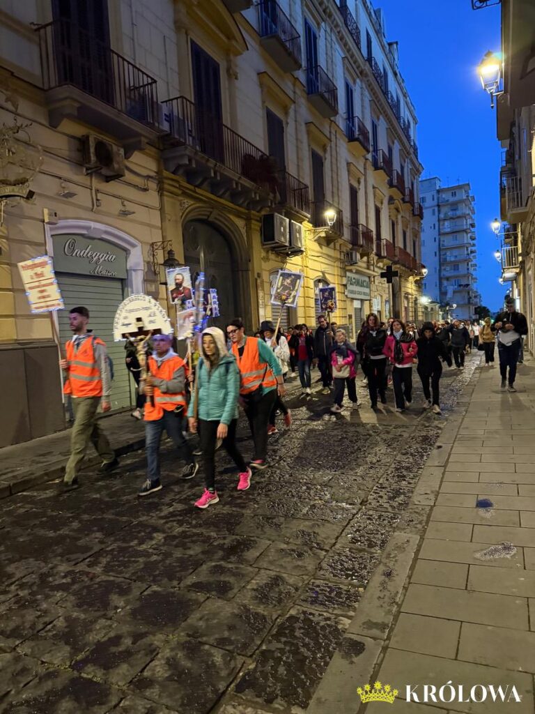 Nocne przejście przez Neapol