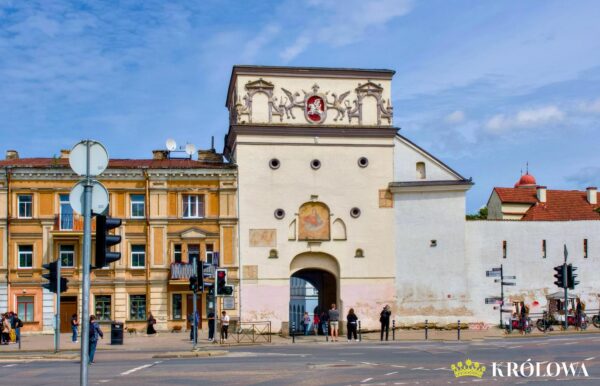 Ostra Brama – widok od południa ul. Bazyliańska