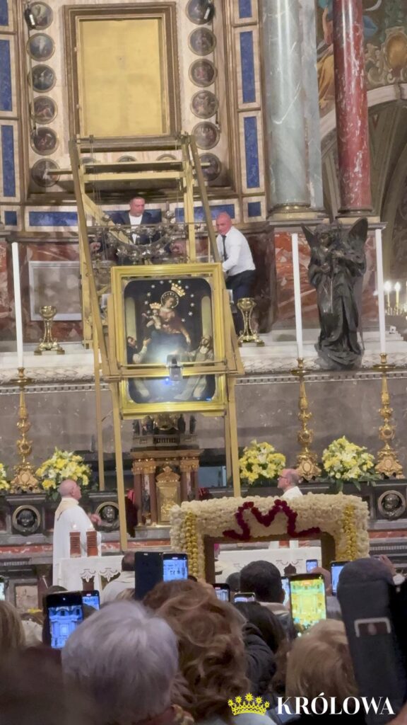 Zdjęcie obrazu z ołtarza głównego