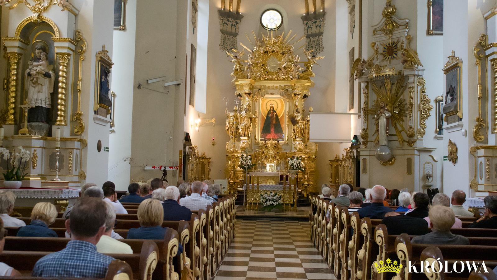 Wnętrze kościoła z wizerunkiem Matki Bożej Kodeńskiej
