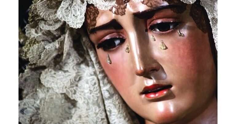 Figura religijna z łzami na twarzy