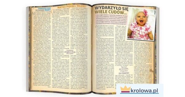 Otwarta książka z tekstem i zdjęciem uśmiechniętego dziecka